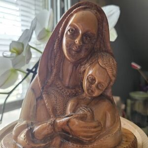 Madonna Virgin Mary with The Holy Child Hand Carved from Olive Wood Bethlehem